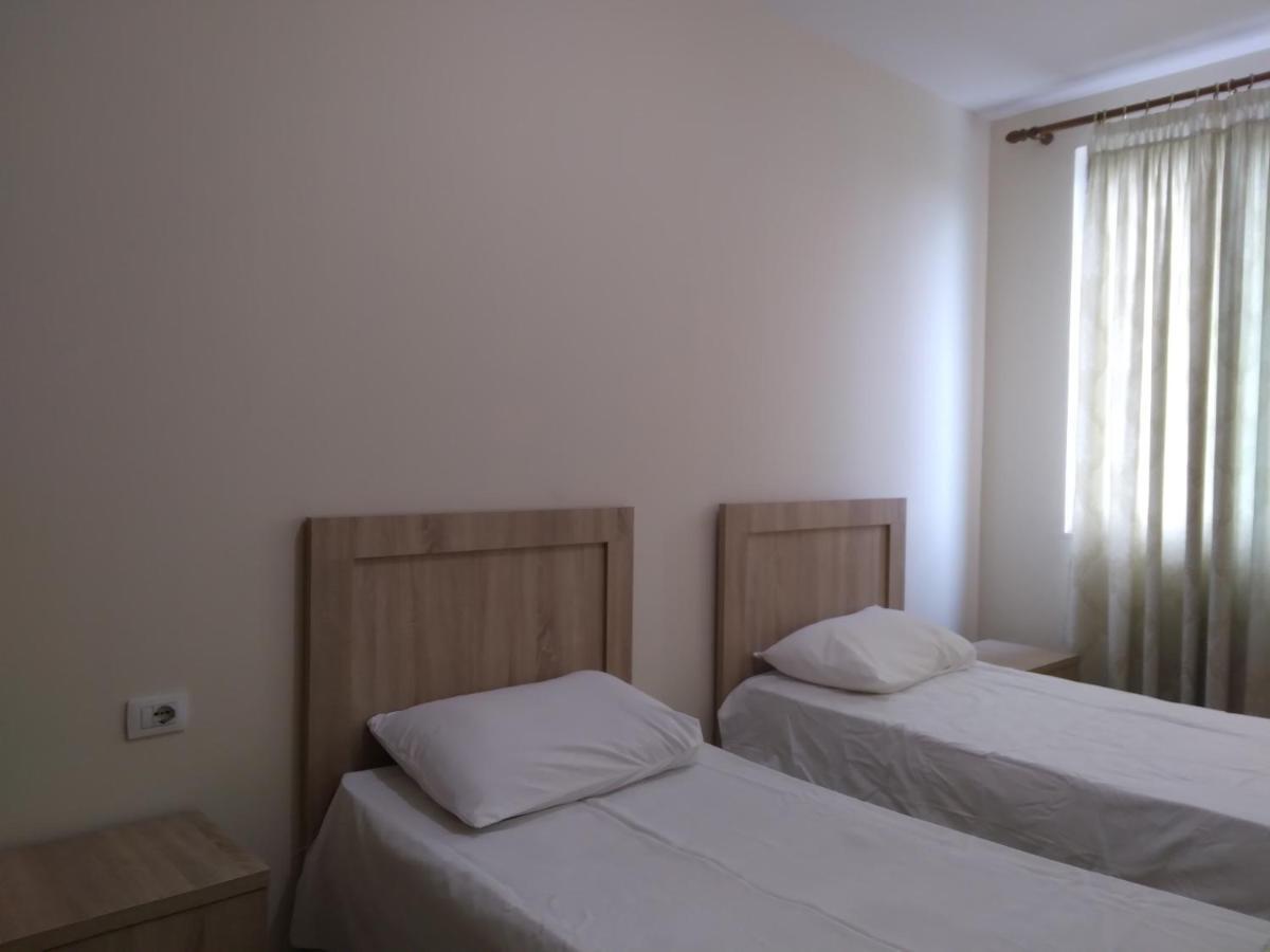 Bajovah Apartments & Restaurant Tirana Buitenkant foto